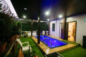 Villa Mountain View: Cozy 2BHK by Limestays